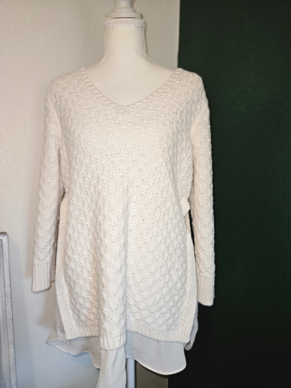 LOFT Cream V-Neck Textured Knit Sweater